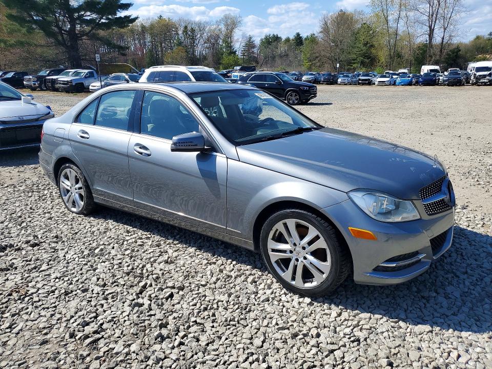 Продажа на аукционе авто 2014 Mercedes-benz C, vin: WDDGF4HB7ER305899, номер лота: 49776676