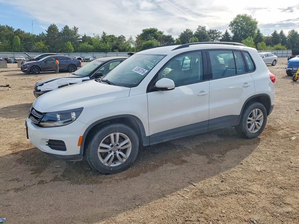 2016 Volkswagen Tiguan მანქანა იყიდება აუქციონზე, vin: WVGBV7AX2GW611858, აუქციონის ნომერი: 53997016