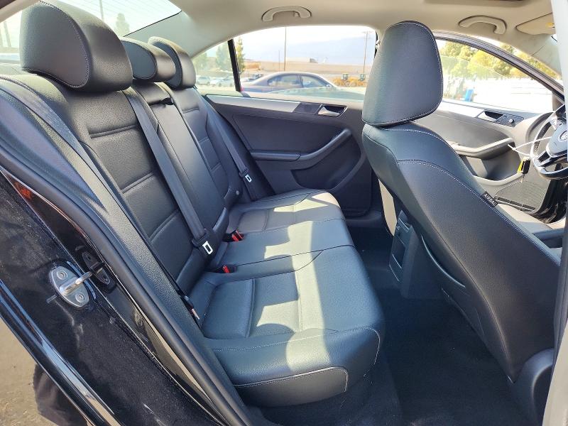 54717316 :رقم المزاد ، 3VWL17AJ1JM226067 vin ، 2018 Volkswagen Jetta مزاد بيع
