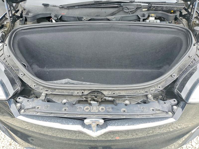 55186246 :رقم المزاد ، 5YJXCDE27JF138418 vin ، 2018 Tesla Model X مزاد بيع
