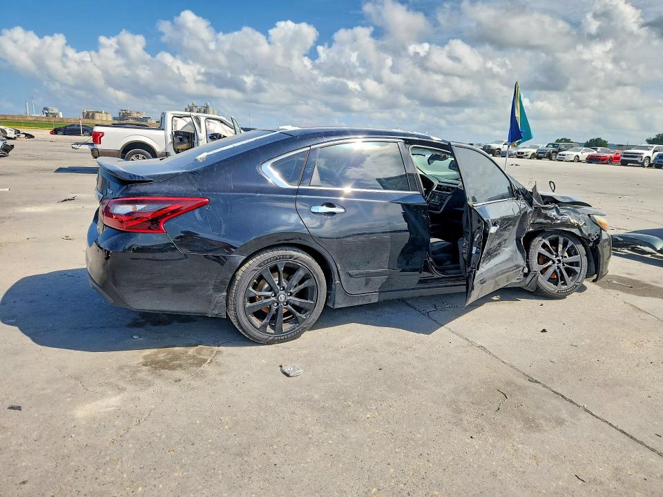 Продажа на аукционе авто 2017 Nissan Altima, vin: 1N4AL3AP8HN334886, номер лота: 54243136