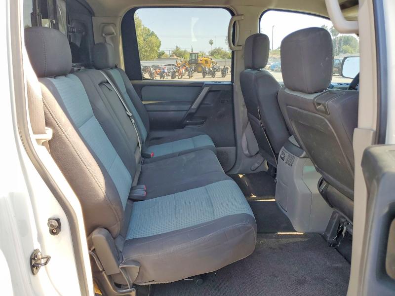 2004 Nissan Titan მანქანა იყიდება აუქციონზე, vin: 1N6AA07A74N568705, აუქციონის ნომერი: 54674826