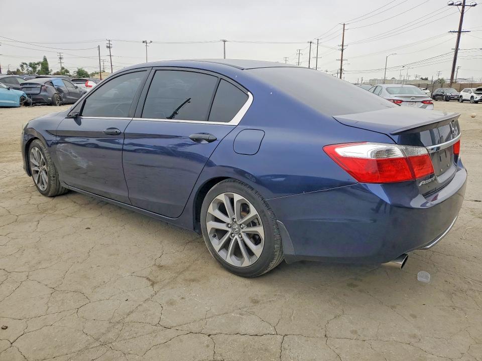52933496 :رقم المزاد ، 1HGCR2F55FA044310 vin ، 2015 Honda Accord مزاد بيع