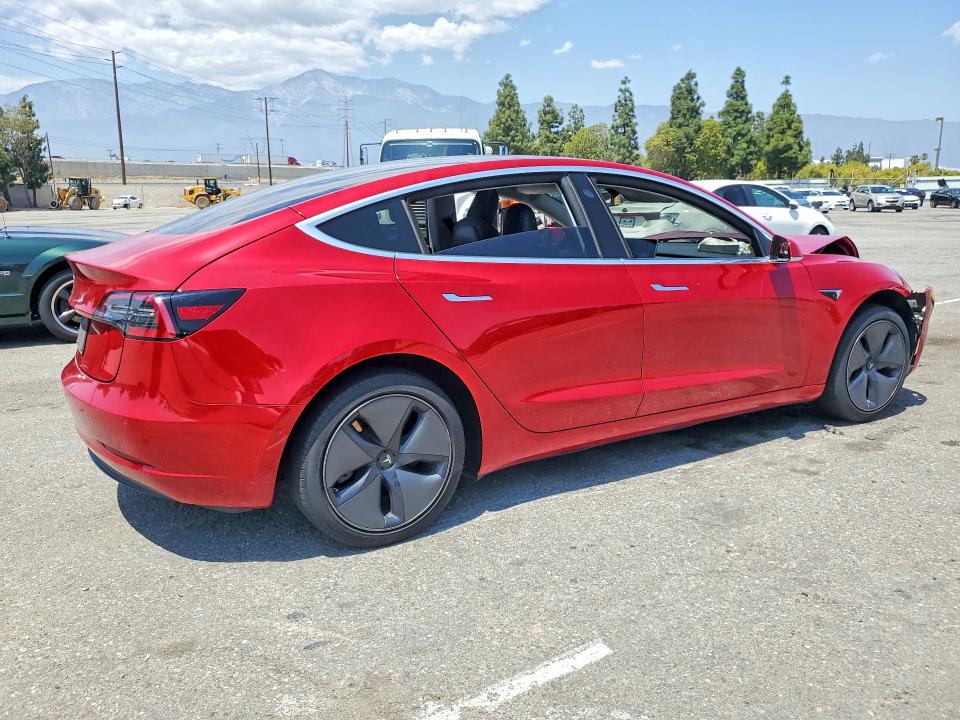 52197556 :رقم المزاد ، 5YJ3E1EA4LF660697 vin ، 2020 Tesla Model 3 مزاد بيع