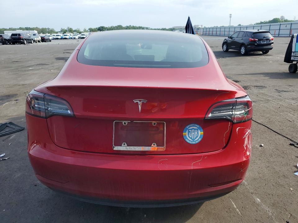 49828646 :رقم المزاد ، 5YJ3E1EA2JF153827 vin ، 2018 Tesla Model 3 مزاد بيع
