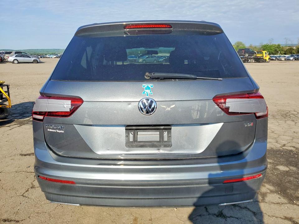 52711706 :رقم المزاد ، 3VV1B7AXXJM075808 vin ، 2018 Volkswagen Tiguan مزاد بيع
