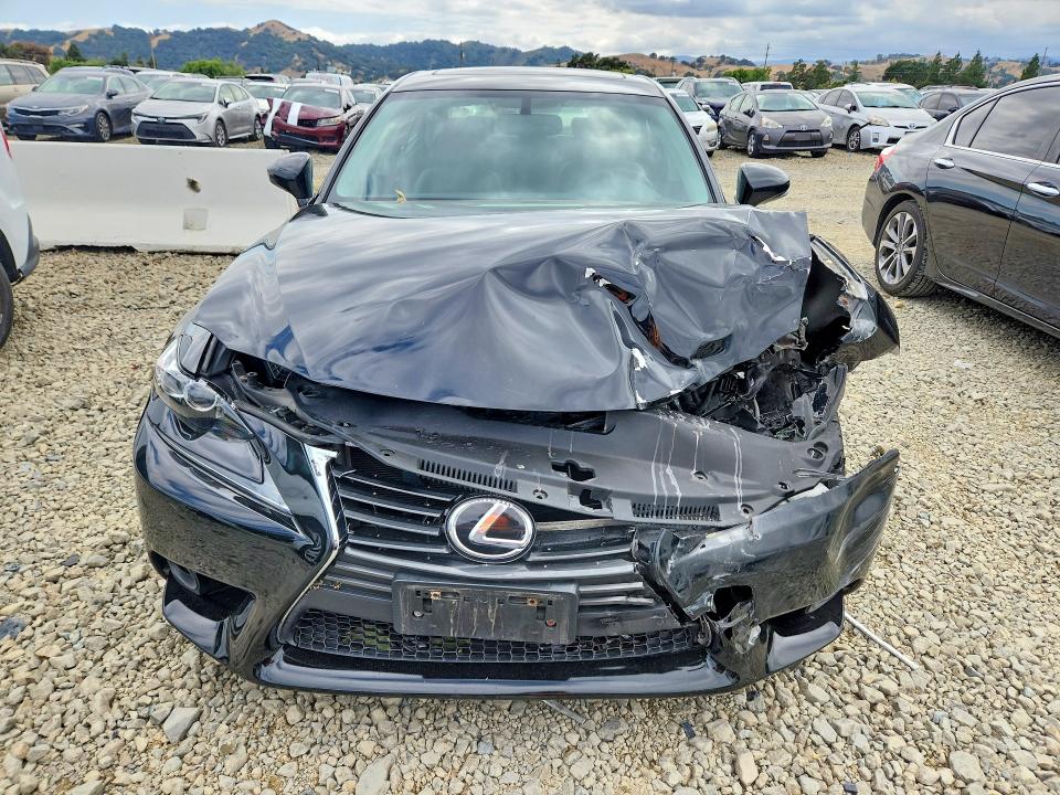 55726356 :رقم المزاد ، JTHCF1D22F5017678 vin ، 2015 Lexus Is مزاد بيع