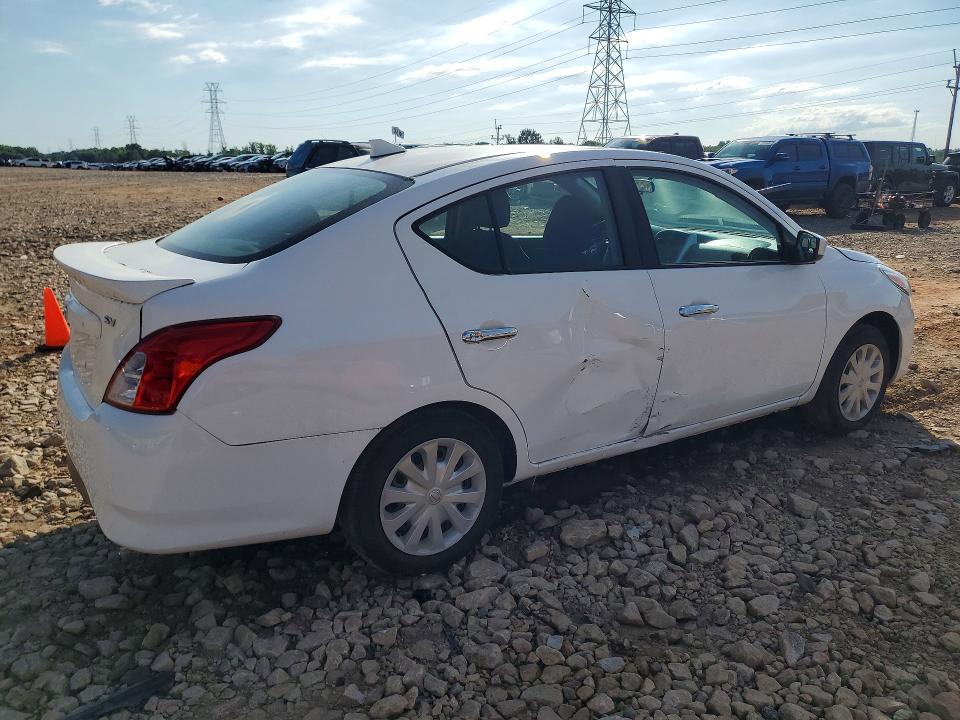 55299166 :رقم المزاد ، 3N1CN7AP8JL858150 vin ، 2018 Nissan Versa مزاد بيع