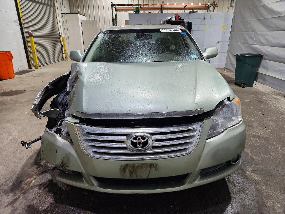 53370986 :رقم المزاد ، 4T1BK36B28U316819 vin ، 2008 Toyota Avalon مزاد بيع