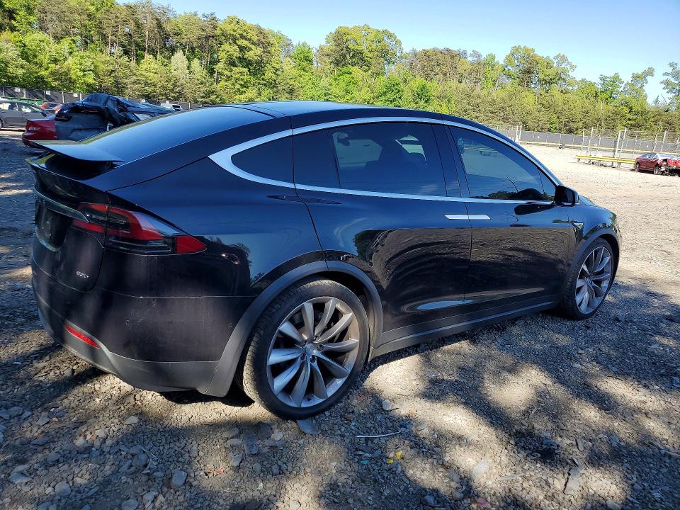 51781656 :رقم المزاد ، 5YJXCBE24GF014605 vin ، 2016 Tesla Model X مزاد بيع