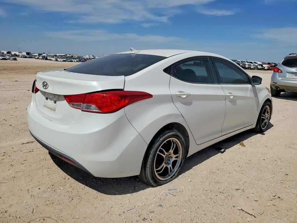 2013 Hyundai Elantra მანქანა იყიდება აუქციონზე, vin: 5NPDH4AE6DH197499, აუქციონის ნომერი: 53698436