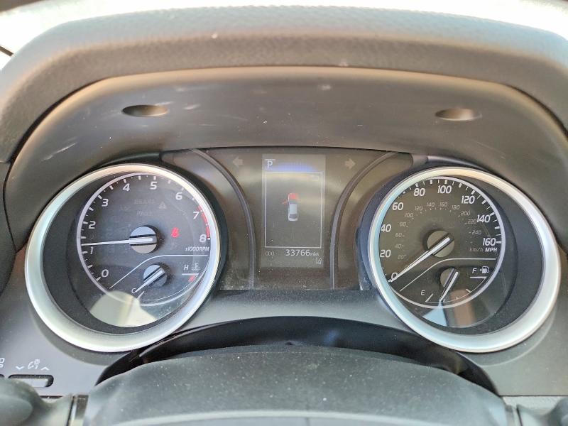 53576736 :رقم المزاد ، 4T1C11AK5NU010440 vin ، 2022 Toyota Camry مزاد بيع