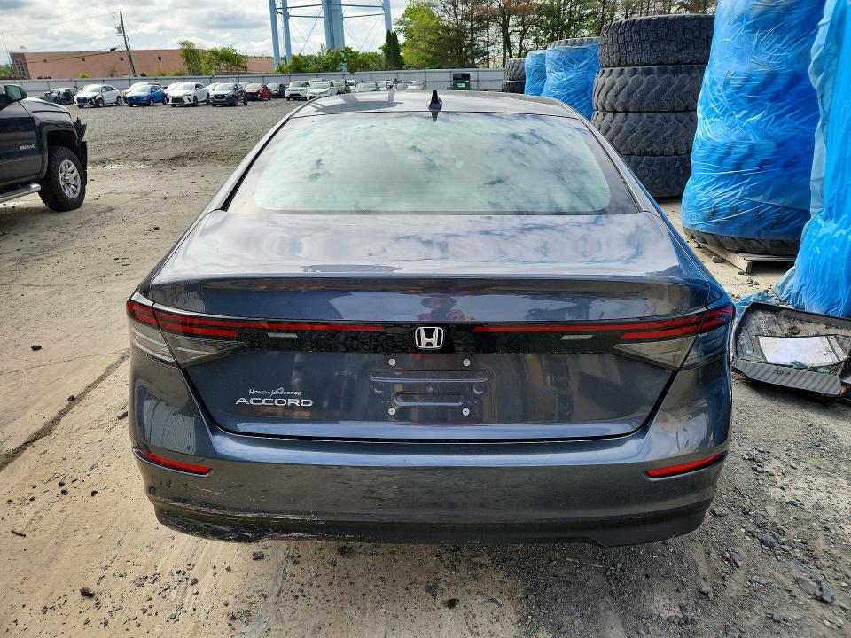 Продажа на аукционе авто 2024 Honda Accord, vin: 1HGCY1F37RA018579, номер лота: 53293436
