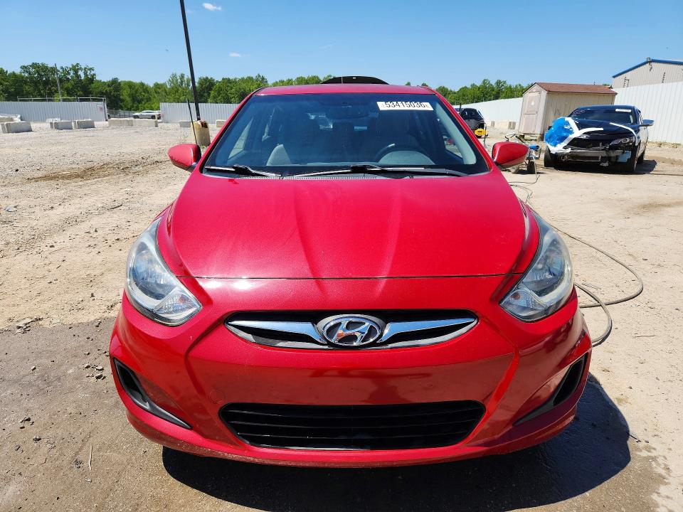 53415036 :رقم المزاد ، KMHCT5AE7DU093184 vin ، 2013 Hyundai Accent مزاد بيع