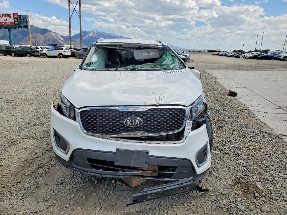 55068176 :رقم المزاد ، 5XYPGDA59HG197347 vin ، 2017 Kia Sorento مزاد بيع