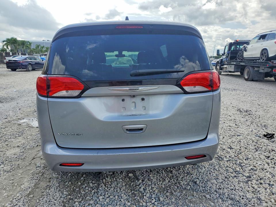 55531866 :رقم المزاد ، 2C4RC1DG8MR516940 vin ، 2021 Chrysler Voyager مزاد بيع