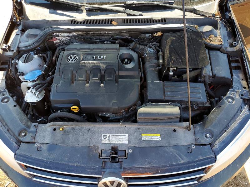 53631096 :رقم المزاد ، 3VWLA7AJXFM305695 vin ، 2015 Volkswagen Jetta مزاد بيع