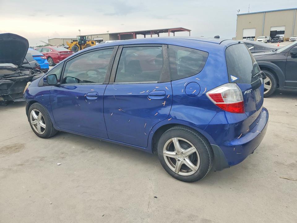 53090386 :رقم المزاد ، JHMGE8H38DC064870 vin ، 2013 Honda Fit مزاد بيع