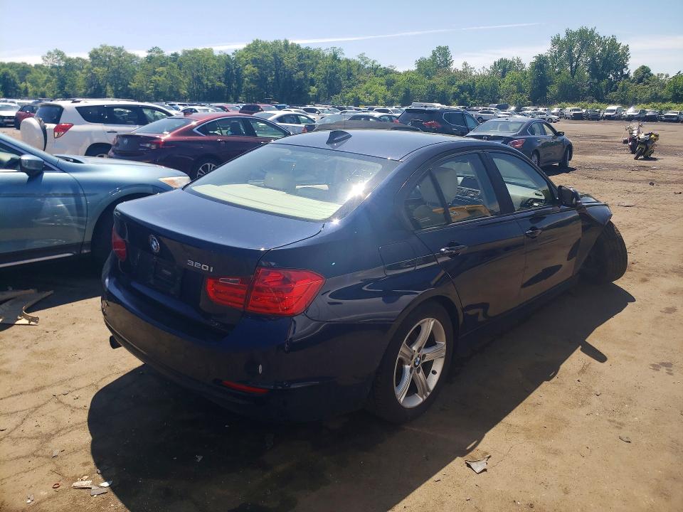 54302276 :رقم المزاد ، WBA3B1C57EK133562 vin ، 2014 Bmw 320 مزاد بيع
