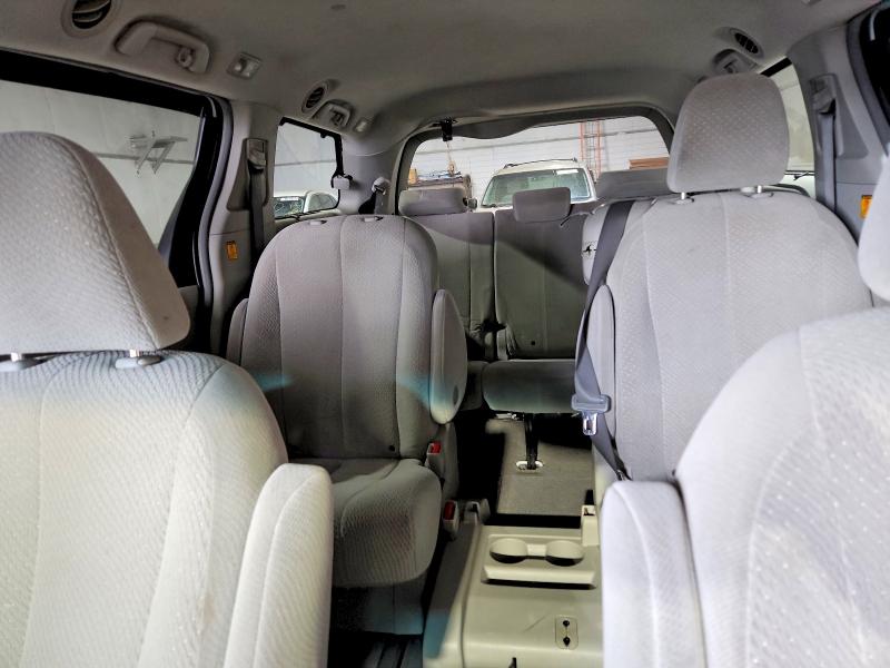 53365046 :رقم المزاد ، 5TDKK3DCXBS090797 vin ، 2011 Toyota Sienna مزاد بيع