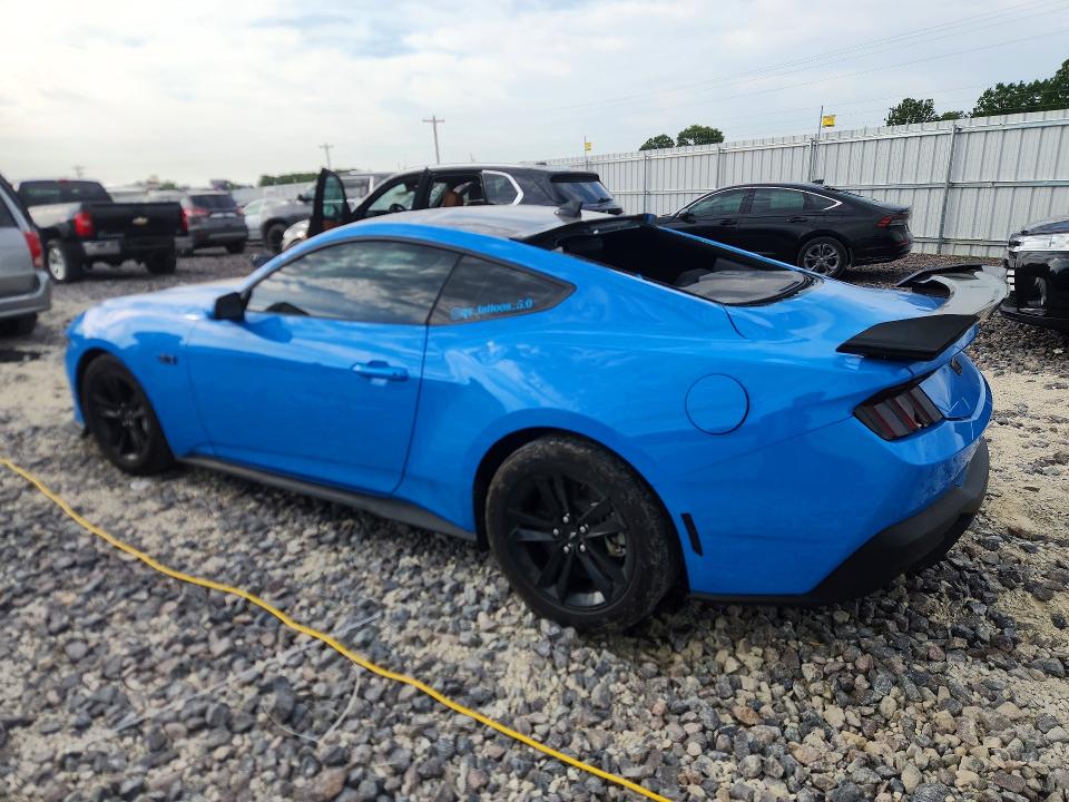 53656776 :رقم المزاد ، 1FA6P8CF6R5414443 vin ، 2024 Ford Mustang مزاد بيع