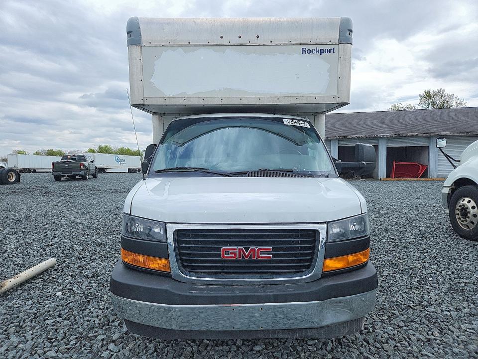 52645996 :رقم المزاد ، 7GZ67UC73NN001159 vin ، 2022 Gmc Savana مزاد بيع