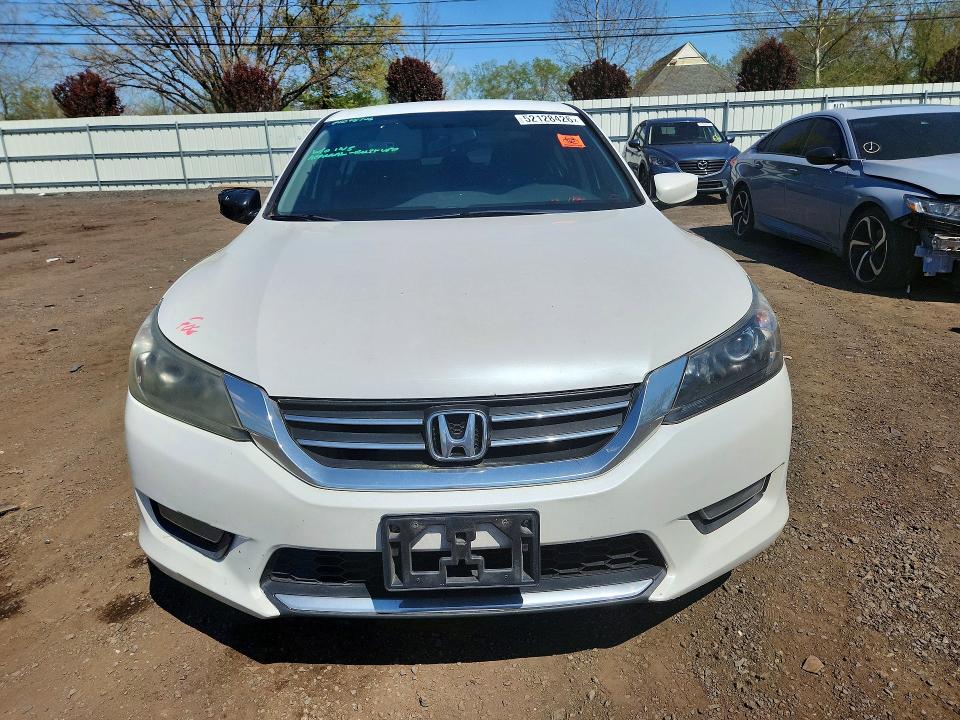 Продаж на аукціоні авто 2015 Honda Accord, vin: 1HGCR2F57FA230415, номер лоту: 52128426