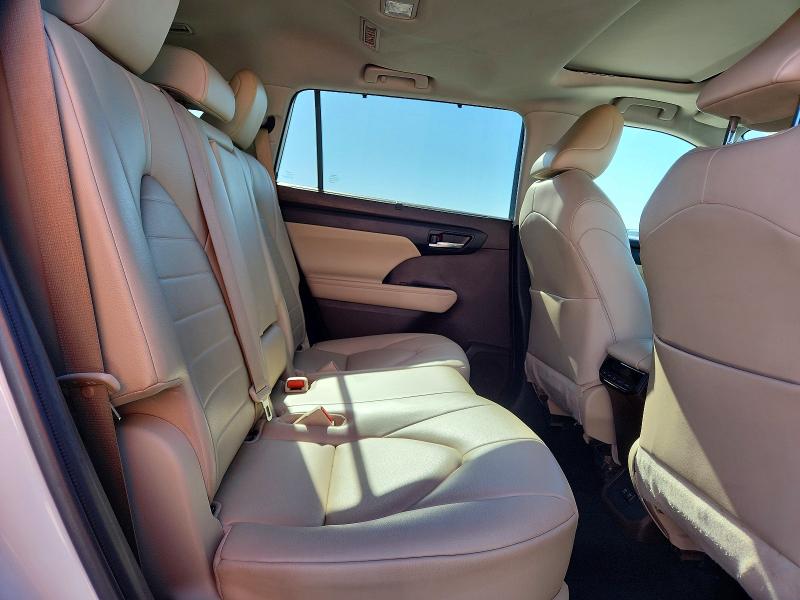 52040256 :رقم المزاد ، 5TDHZRBH5MS551589 vin ، 2021 Toyota Highlander مزاد بيع