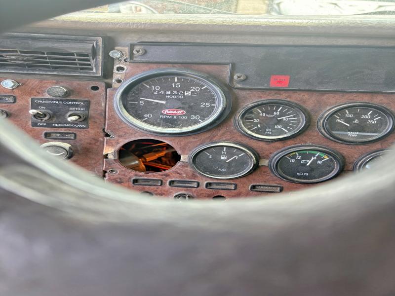 52069826 :رقم المزاد ، 2NPNLZ0X25M846051 vin ، 2005 Peterbilt 330 مزاد بيع