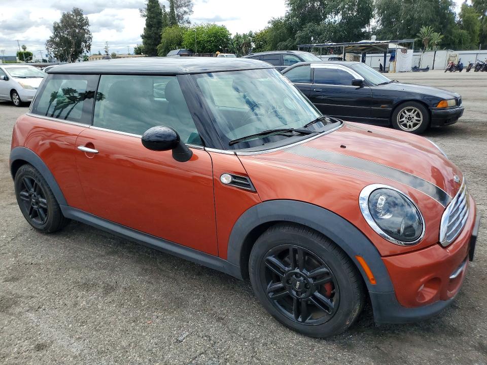 2013 Mini Cooper მანქანა იყიდება აუქციონზე, vin: WMWSU3C5XDT687284, აუქციონის ნომერი: 52574546