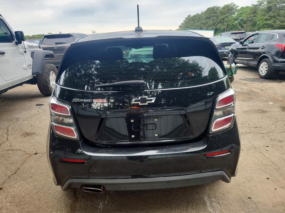 53953016 :رقم المزاد ، 1G1JD6SB8J4120061 vin ، 2018 Chevrolet Sonic مزاد بيع