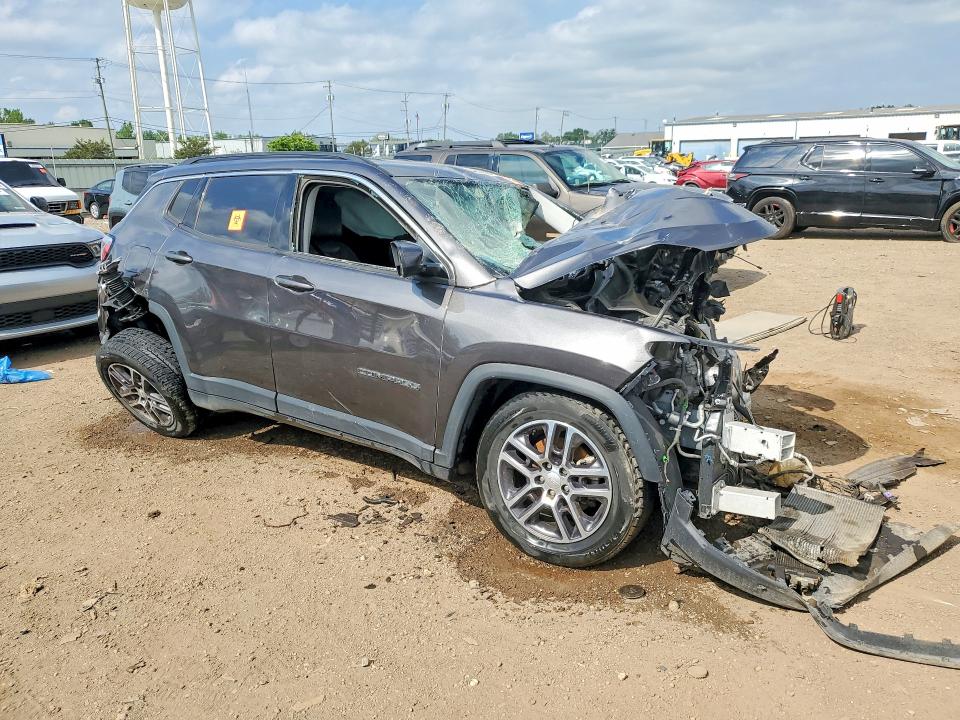 54503606 :رقم المزاد ، 3C4NJDBBXHT672185 vin ، 2017 Jeep Compass مزاد بيع