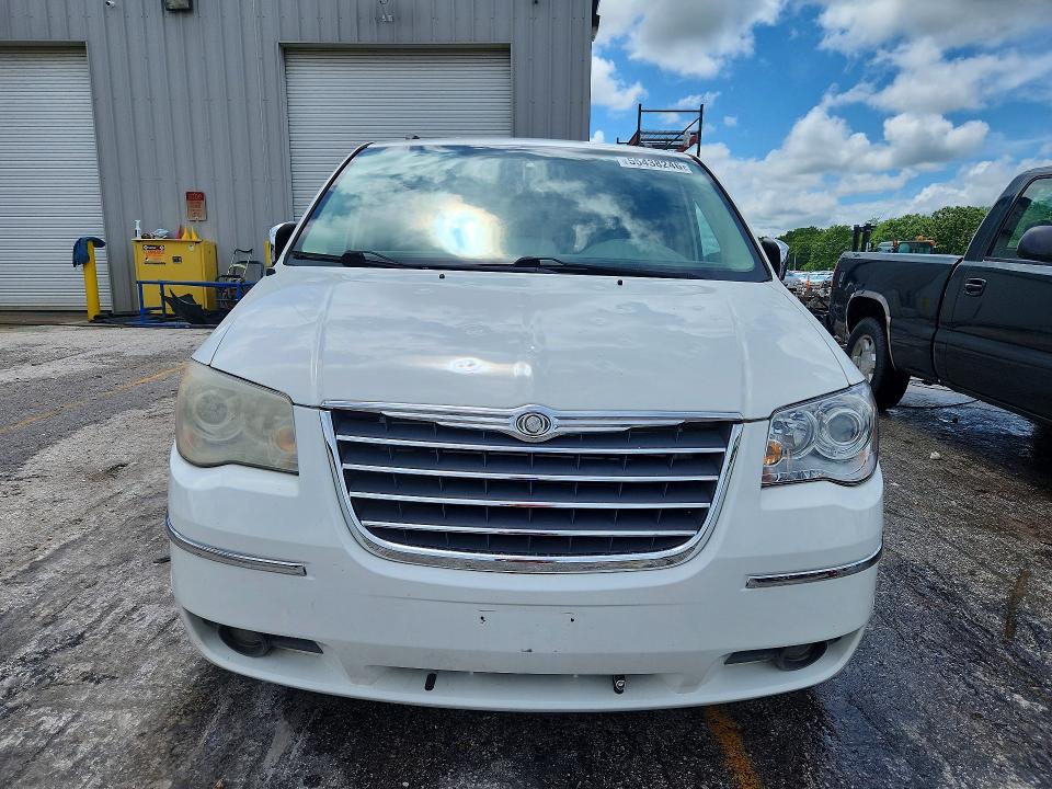 Auction sale of the 2008 Chrysler Town & Country, vin: 2A8HR64X08R646068, lot number: 55438246