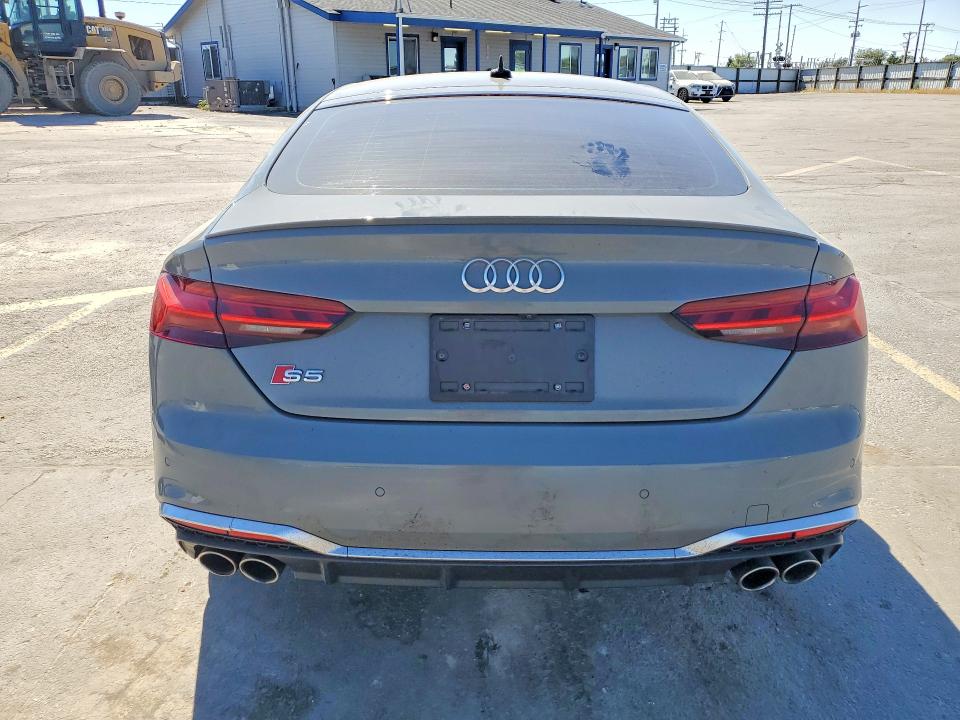 54447386 :رقم المزاد ، WAUC4CF55NA034715 vin ، 2022 Audi S5 مزاد بيع