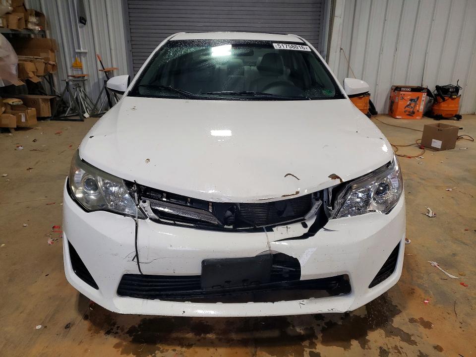 51758016 :رقم المزاد ، 4T1BF1FK4EU332959 vin ، 2014 Toyota Camry مزاد بيع