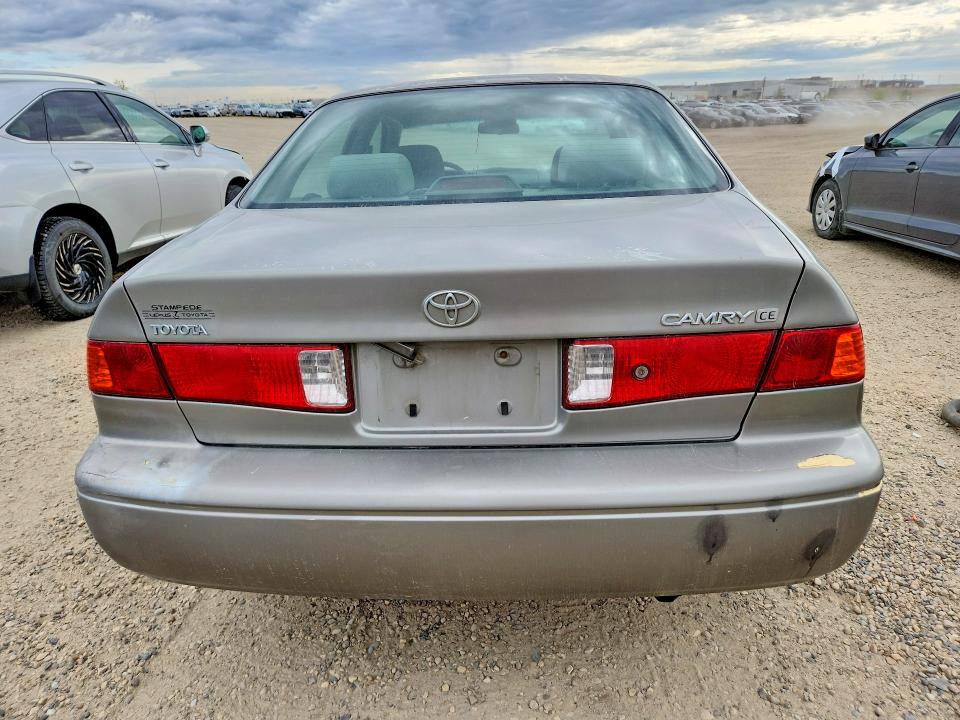 54718856 :رقم المزاد ، JT2BG22K7Y0411513 vin ، 2000 Toyota Camry مزاد بيع