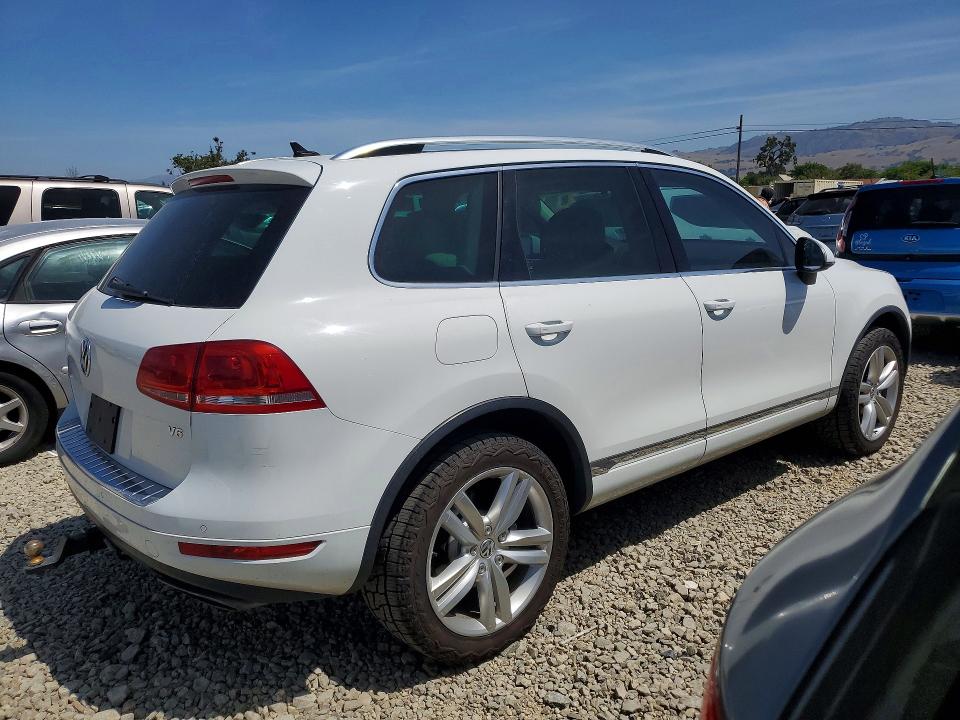 52270496 :رقم المزاد ، WVGEF9BPXDD010483 vin ، 2013 Volkswagen Touareg مزاد بيع