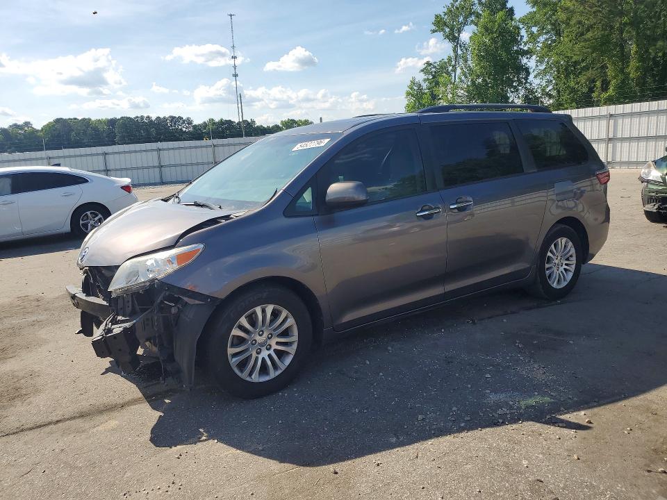 54522796 :رقم المزاد ، 5TDYK3DC1GS700233 vin ، 2016 Toyota Sienna مزاد بيع