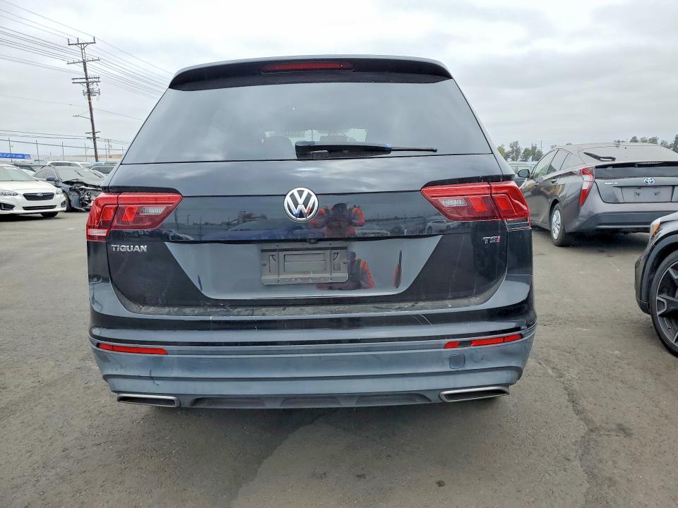 2018 Volkswagen Tiguan მანქანა იყიდება აუქციონზე, vin: 3VV1B7AX0JM059293, აუქციონის ნომერი: 53444756
