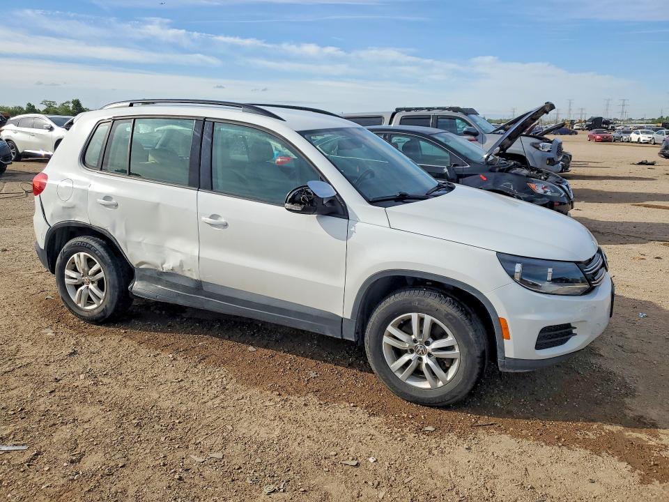 Продажа на аукционе авто 2016 Volkswagen Tiguan, vin: WVGBV7AX2GW611858, номер лота: 53997016