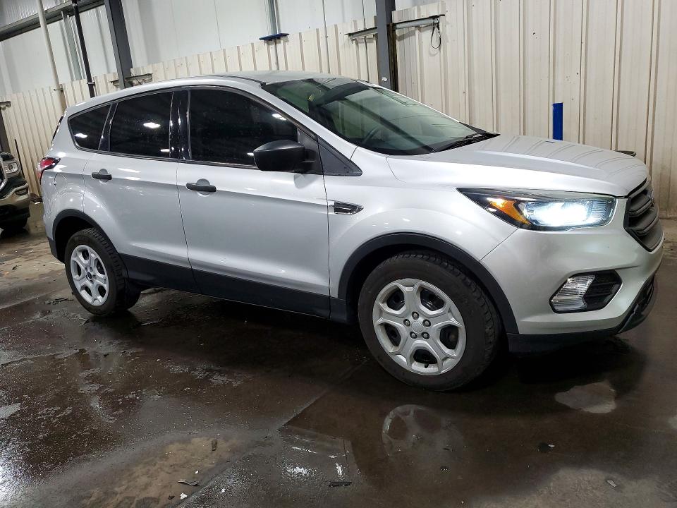 Продажа на аукционе авто 2018 Ford Escape, vin: 1FMCU0F71JUB13015, номер лота: 52532786