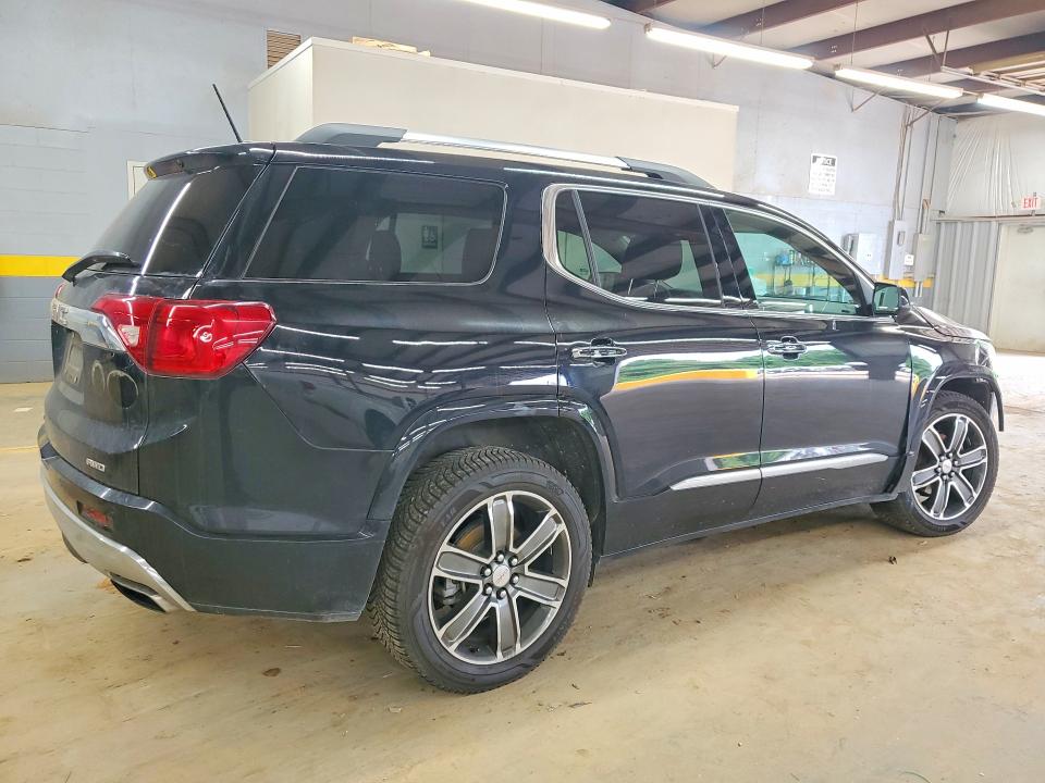 51512196 :رقم المزاد ، 1GKKNXLS3HZ180019 vin ، 2017 Gmc Acadia مزاد بيع