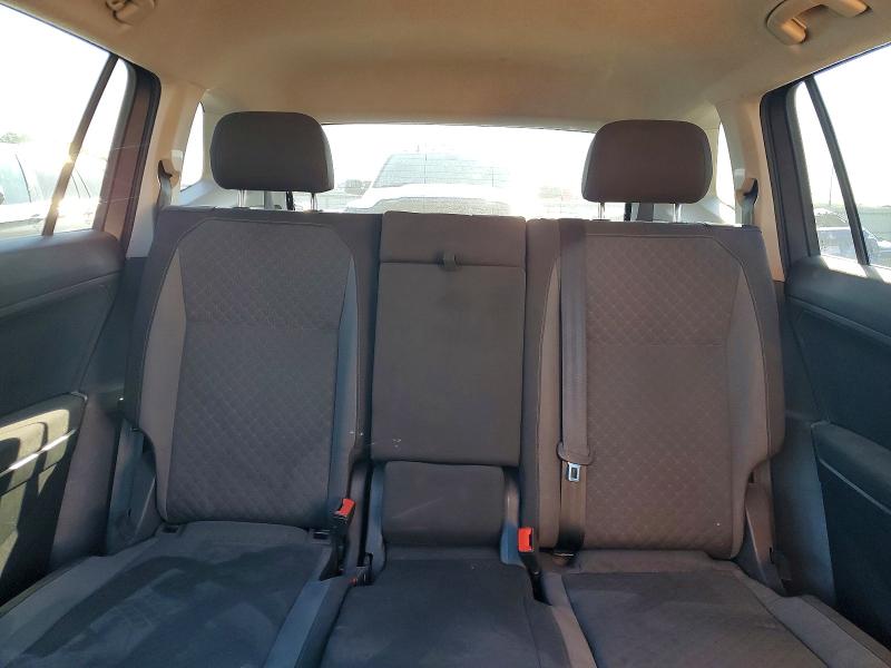 52711706 :رقم المزاد ، 3VV1B7AXXJM075808 vin ، 2018 Volkswagen Tiguan مزاد بيع
