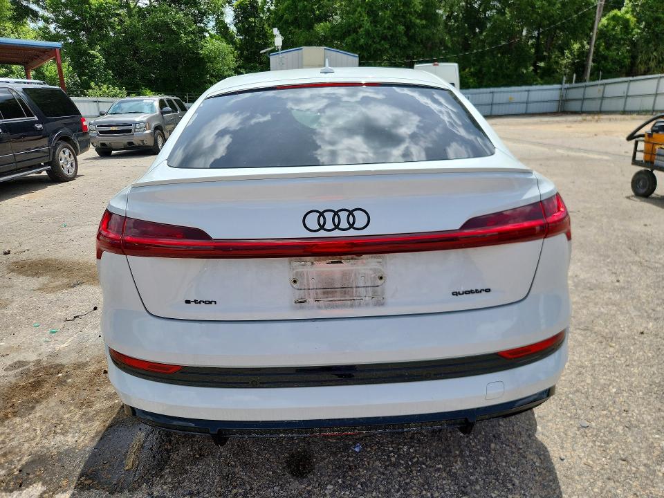 Продажа на аукционе авто 2022 Audi E-tron, vin: WA12ABGE4NB009387, номер лота: 55418986
