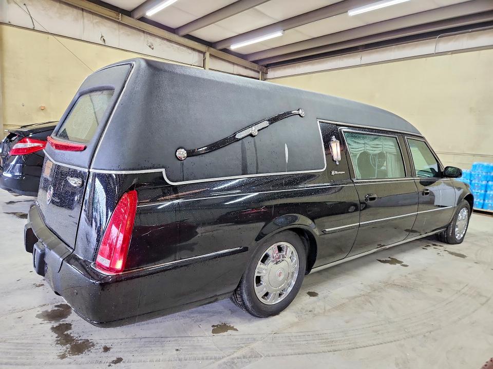 Auction sale of the 2011 Cadillac Professional Chassis, vin: 1GE8K8C60BU500304, lot number: 52728056