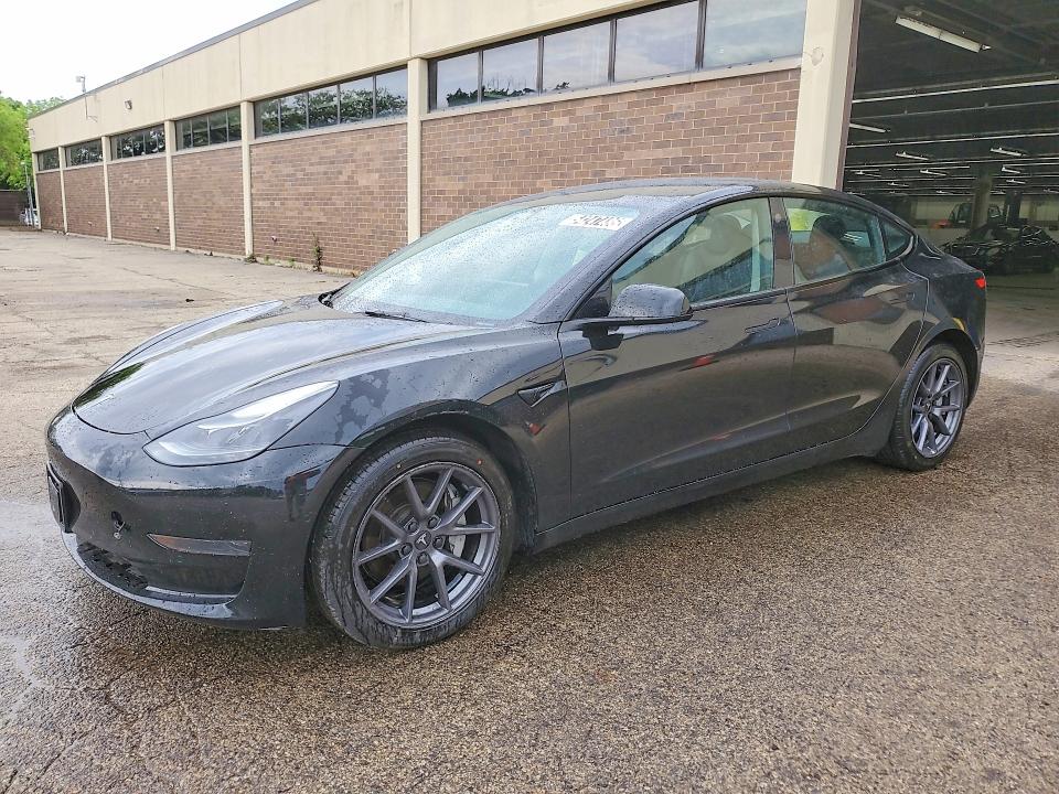 54247486 :رقم المزاد ، 5YJ3E1EAXNF288821 vin ، 2022 Tesla Model 3 مزاد بيع