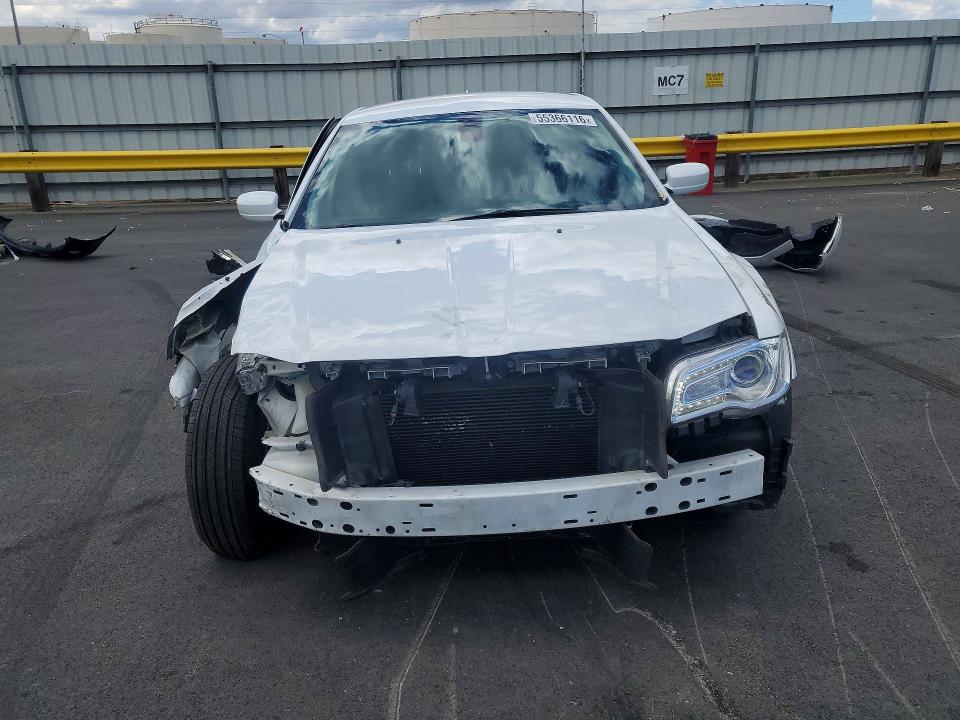 55366116 :رقم المزاد ، 2C3CCAAG2GH212687 vin ، 2016 Chrysler 300 مزاد بيع