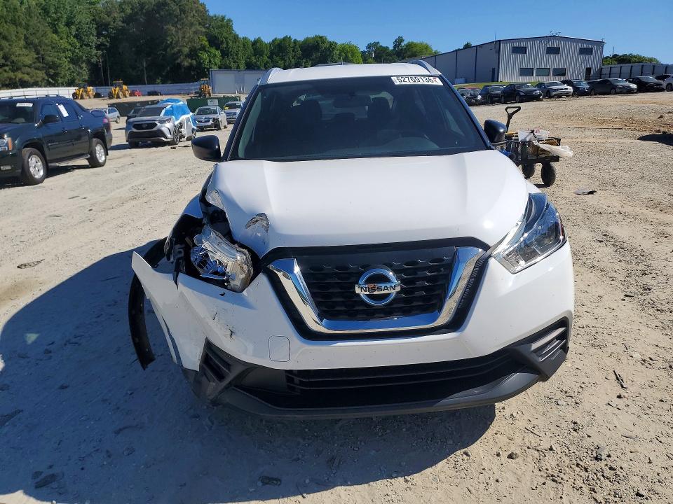 2018 Nissan Kicks მანქანა იყიდება აუქციონზე, vin: 3N1CP5CU4JL531598, აუქციონის ნომერი: 52769136