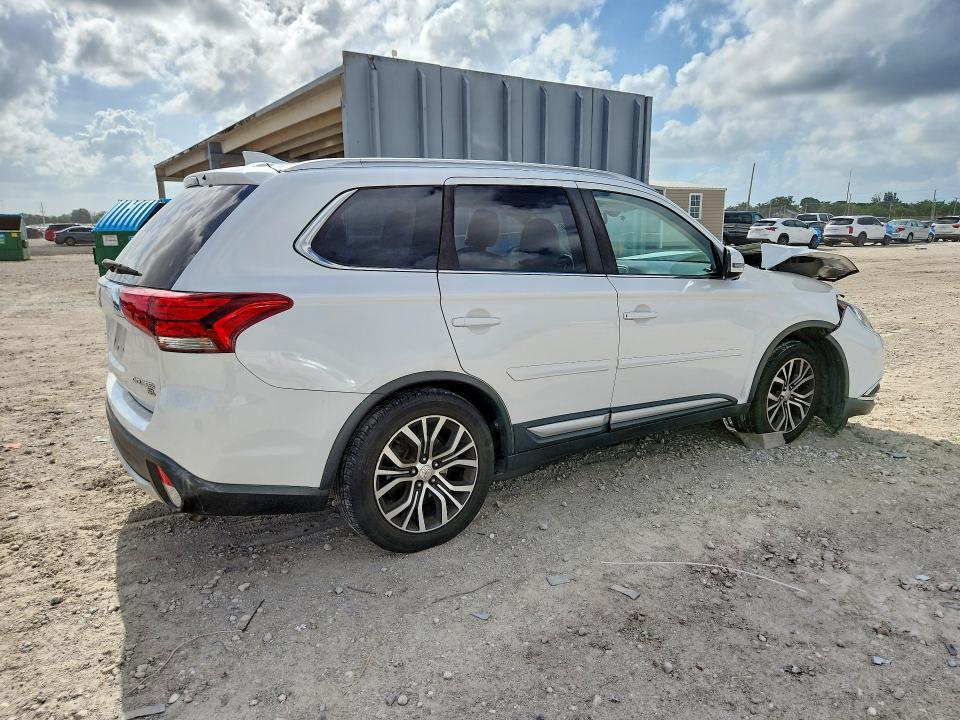 Продаж на аукціоні авто 2018 Mitsubishi Outlander, vin: JA4AD3A35JZ026698, номер лоту: 54753116