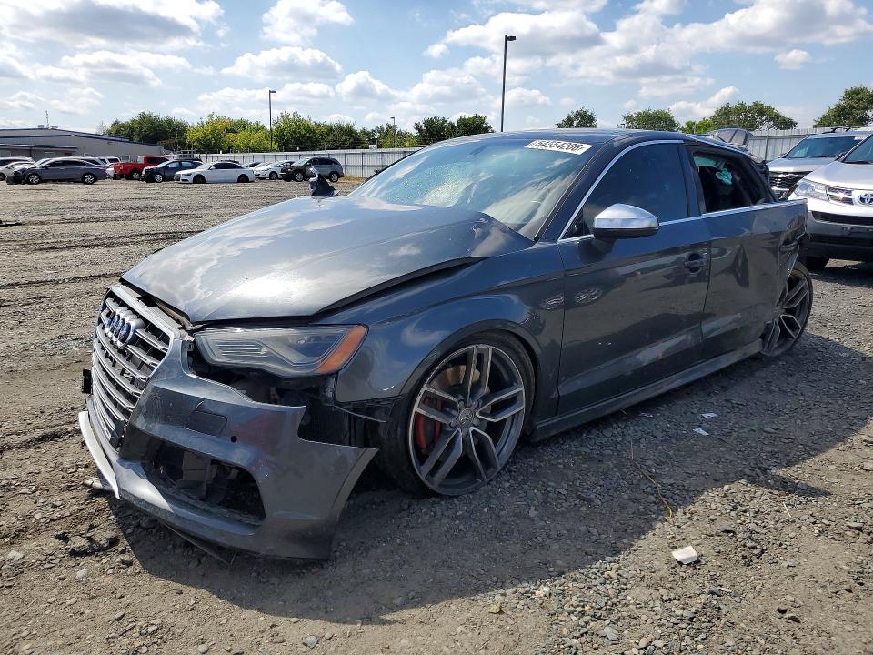 54554206 :رقم المزاد ، WAUBFGFF5F1052400 vin ، 2015 Audi A3 مزاد بيع